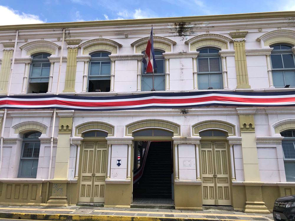 Liceo de Heredia（エレディア高校）