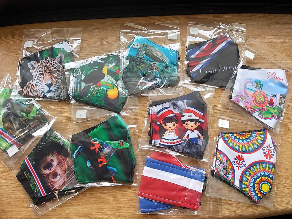 コスタリカ愛あふれるマスクたち